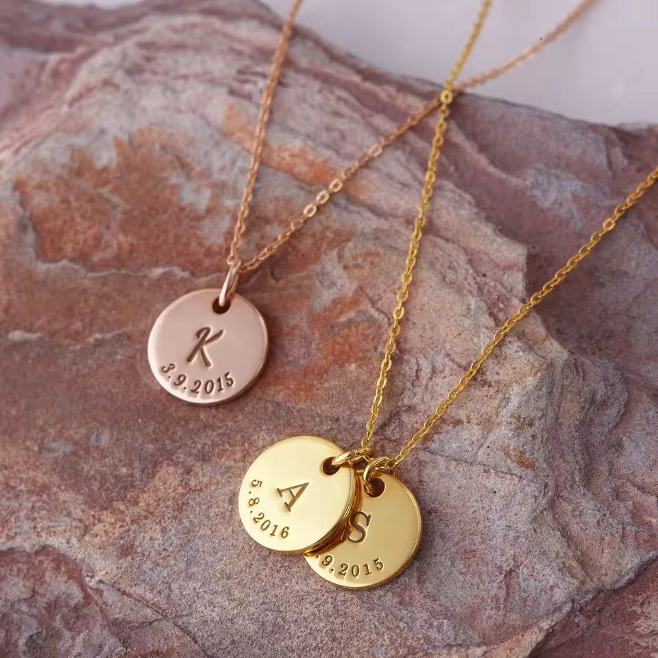 Mama’s Liebe – Personalisierte Kinder-Initialen-Halskette