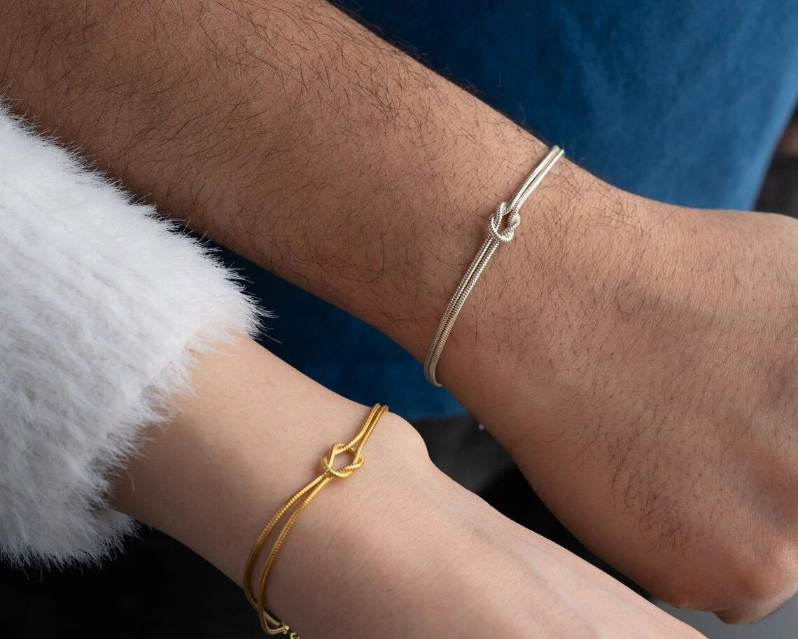 Liebesknoten – Initial-Armband